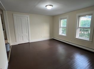 52 High St APT 5, Auburn, ME 04210