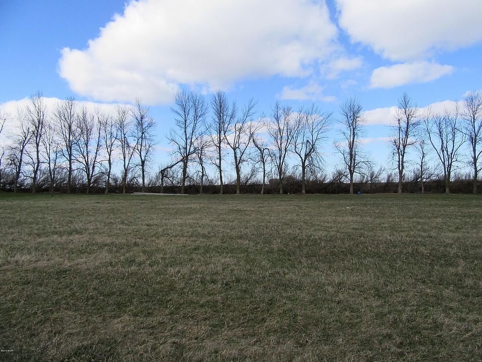 1st image of 13 Lime Lake Dr