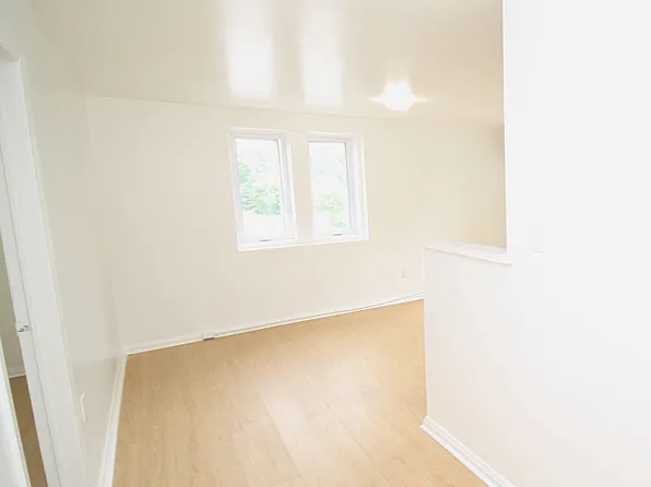 58 Queen St W #1, Springwater, ON L0L 1P0