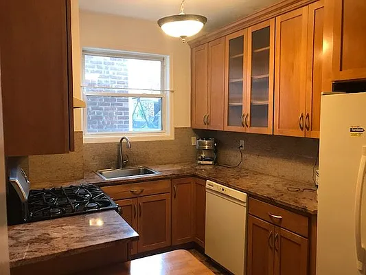 Rented by Ben Bay Realty Co | media 9