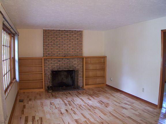 2nd image of 901 Catalina Dr