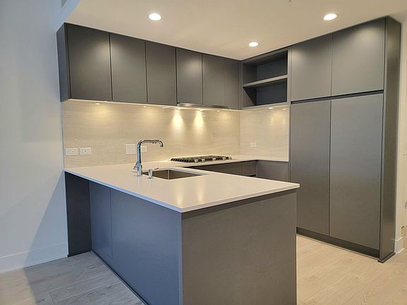 4th image of 450 Westview St #1603