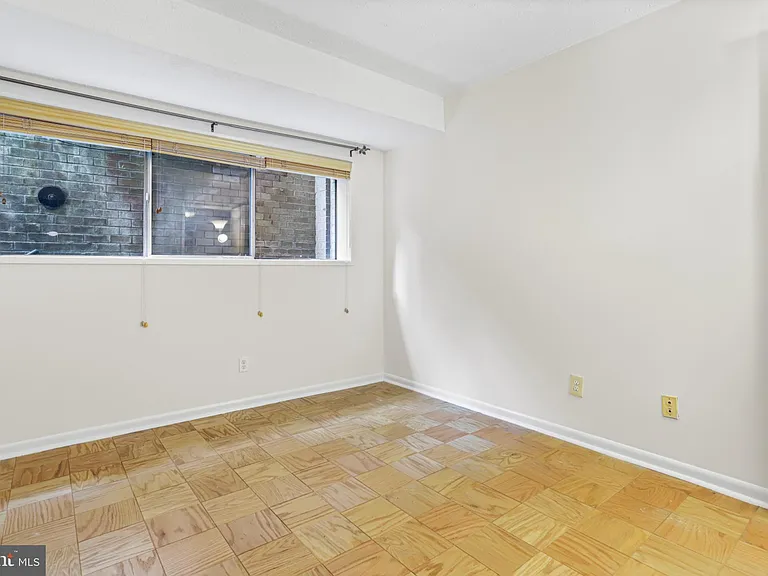 4917 Americana Dr #T6 — Photo 17