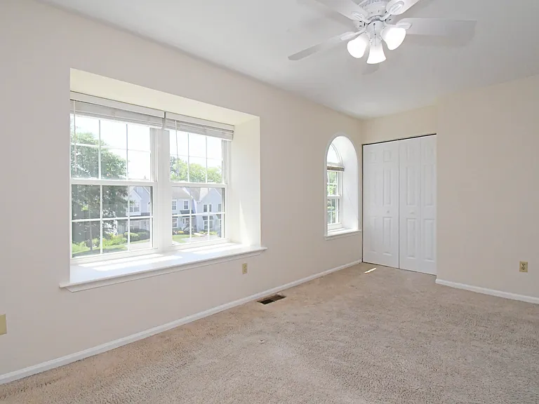 2489 Hillendale Dr — Photo 39