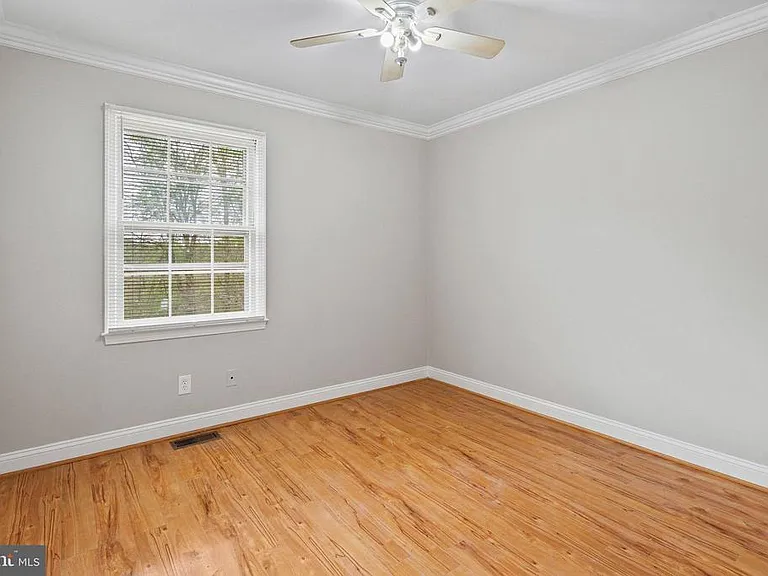 8251 Clifton Farm Ct — Photo 30