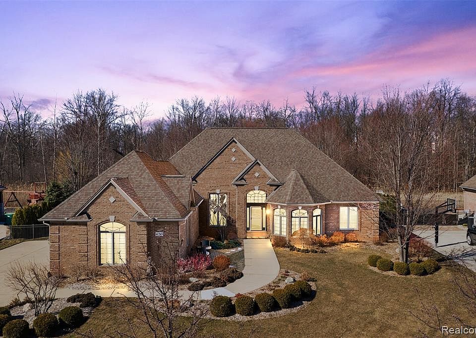 1st image of 61265 Burningwood Dr