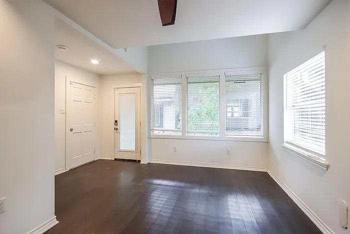 10518 Moorcreek Dr — Photo 12