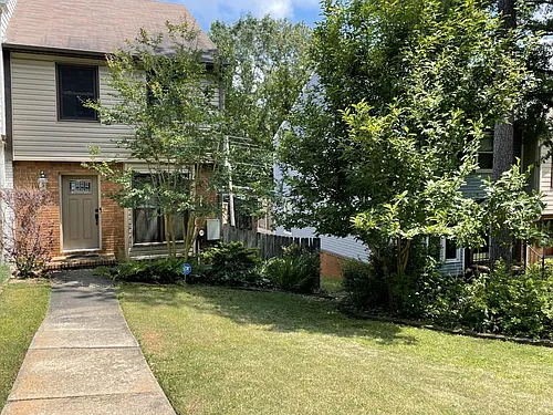 1655 Ashwood Ln Photo 1