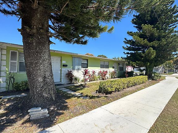 4th image of 146 SW 13th Avenue #146-148