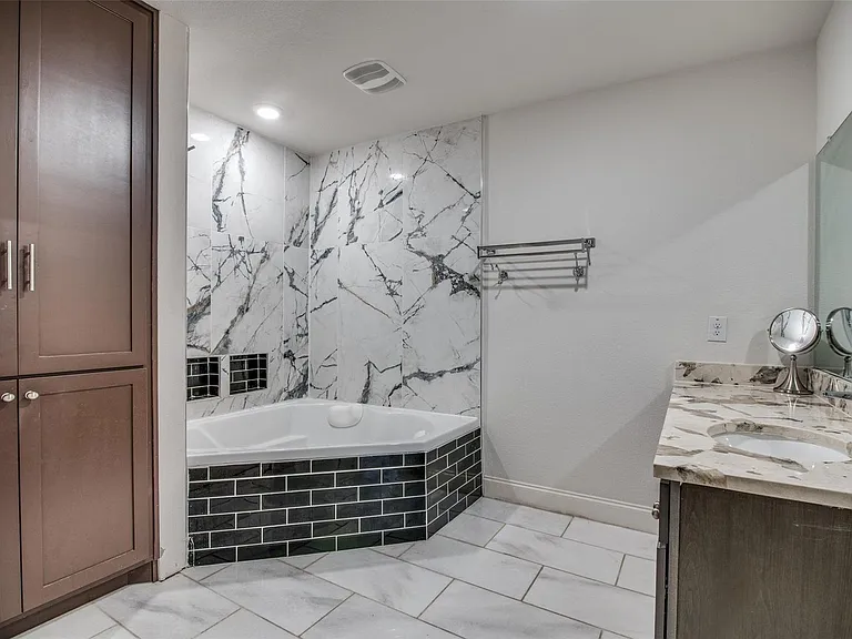1829 Strongbark Dr — Photo 12