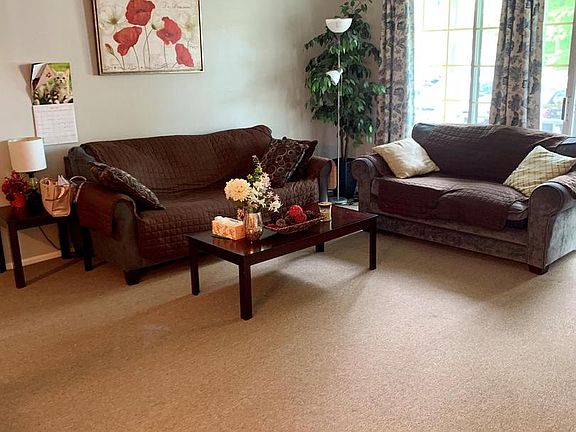3rd image of 49 Iroquois Dr #7