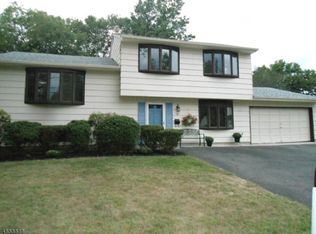 32 Wilson St, Middlesex, NJ 08846