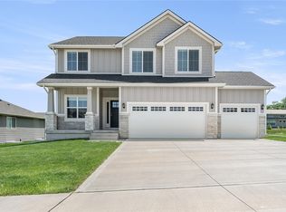 10102 Empire Ct, West Des Moines, IA 50266