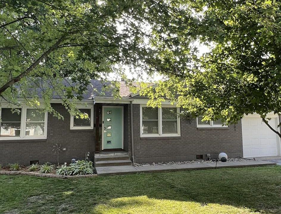 1st image of 1901 S Collinson Ave