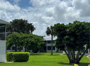 272 Camden L #L, West Palm Beach, FL 33417
