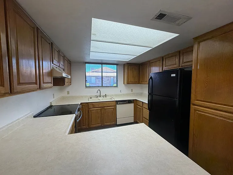 375 S Main St #4 — Photo 7