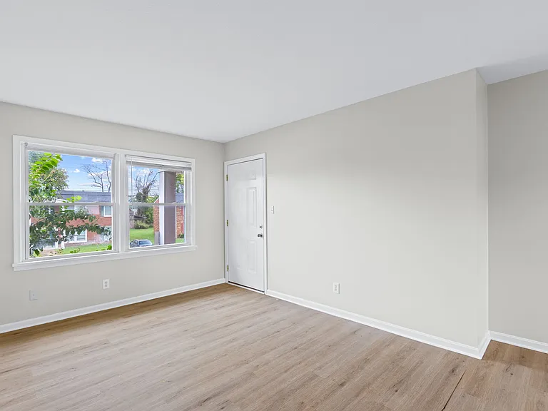 5117 Valiant Dr — Photo 11