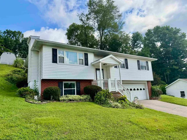 111 Braddock St, Fairmont, WV 26554