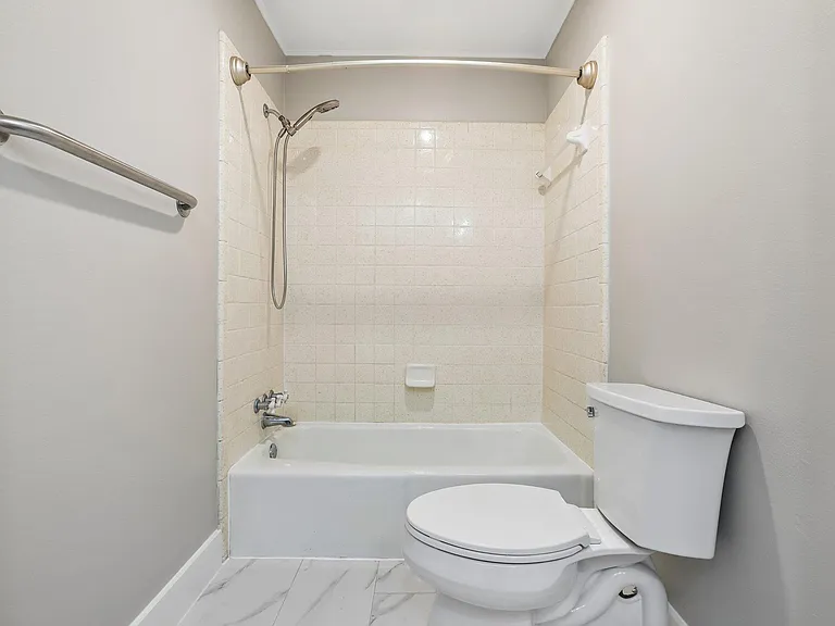 10903 Mellow Ln — Photo 13