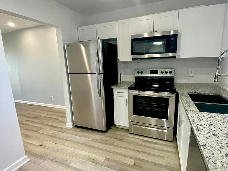 200 Waterway Dr S #208 — Photo 9