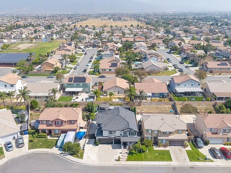 15736 Home Ct — Photo 34