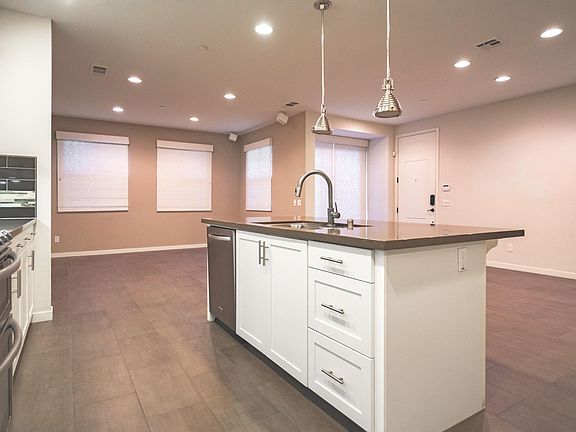 3rd image of 282 Borrego Dr