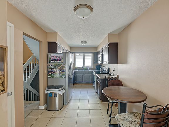 3rd image of 3450 Cedarview Ct