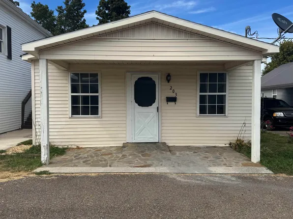 204 E 7th St, Benton, KY 42025