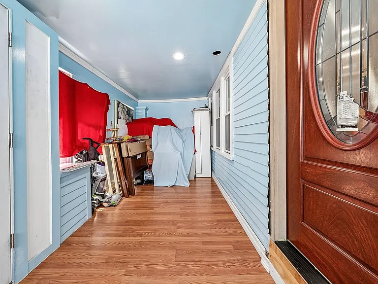 1425 Kenmore Ave — Photo 11