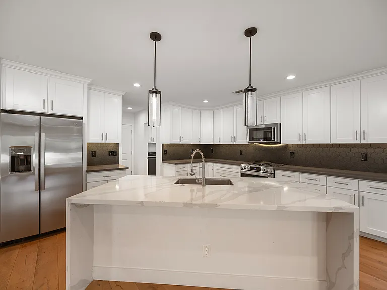 3247 E Roma Ave — Photo 8