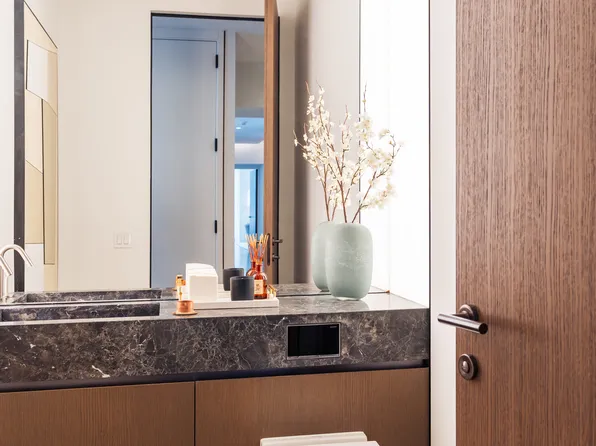 100 East 53rd Street image 24 of 35