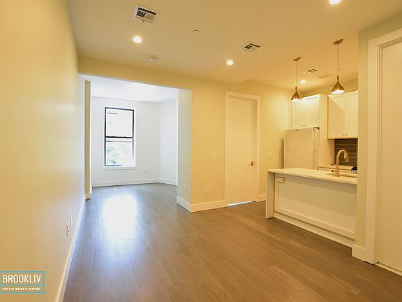 2nd image of 162 Stuyvesant Ave APT 2F