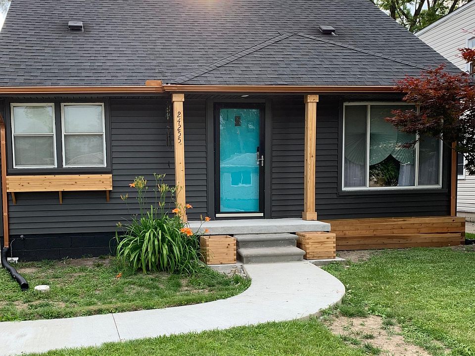 1st image of 24255 Fern Ave