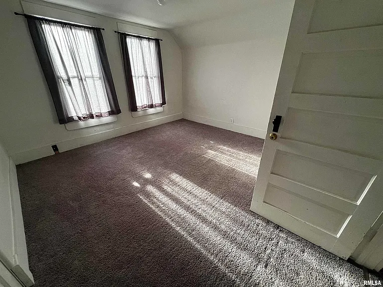 117 Hill Ave — Photo 12