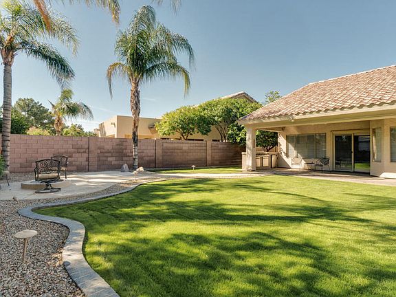 3rd image of 3671 S Vista Pl