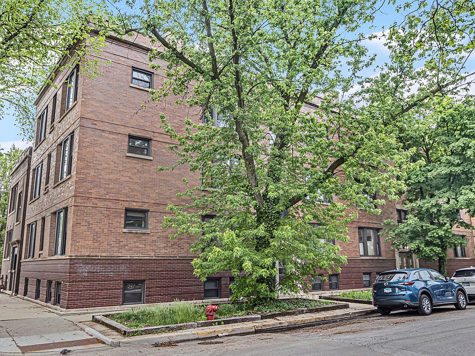 1st image of 1954 W Newport Ave APT 3