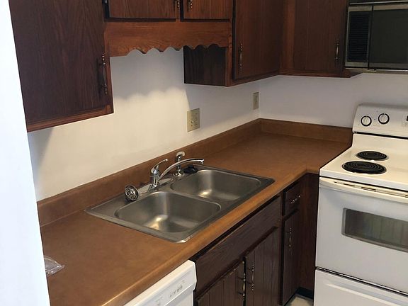 5th image of 3837 Sherman Towne Dr