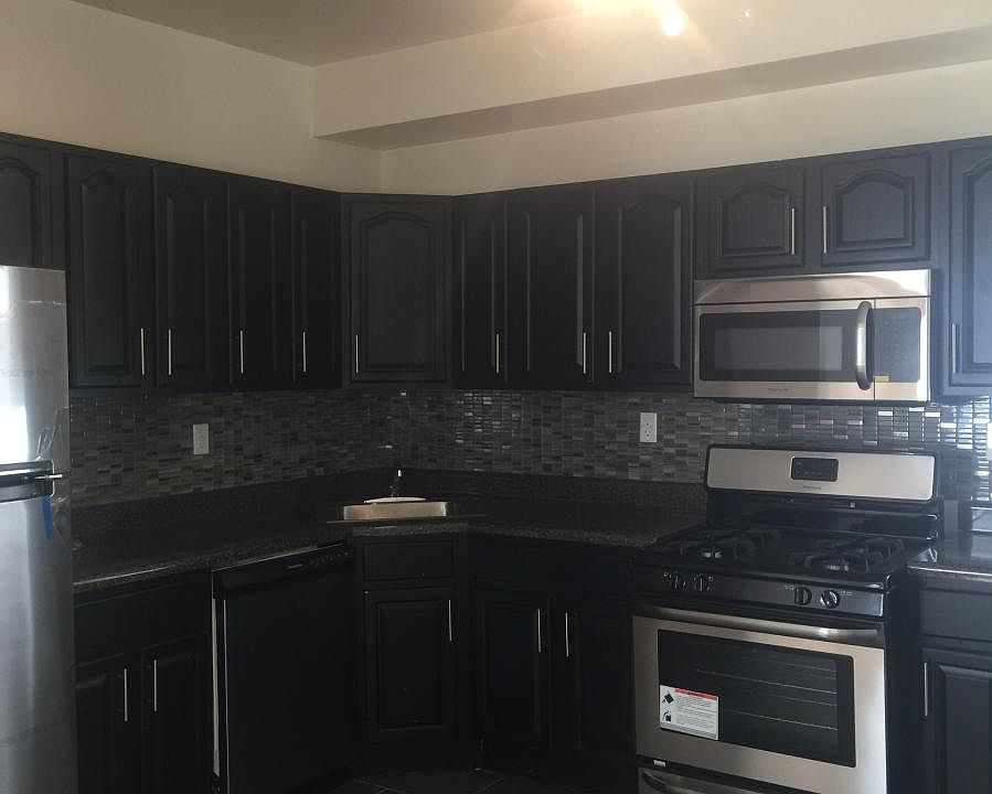1st image of 109 Shepard Ave #1