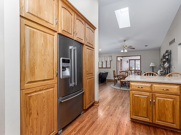 5th image of 1627 Dairy Ln