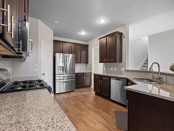 3rd image of 15519 Eastern Meadowlark Way
