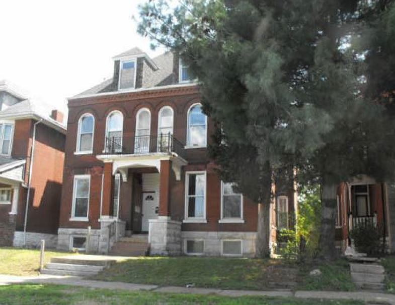 2nd image of 2110-2112 Harris Ave