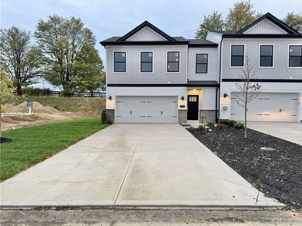 224 Hanover Ln, Houston, PA 15342