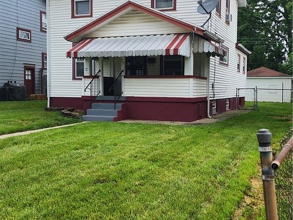 2nd image of 93 Fernwood Ave