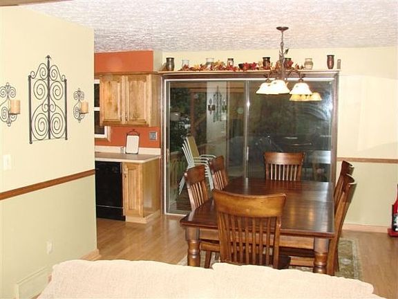 5th image of 4015 Diane Dr