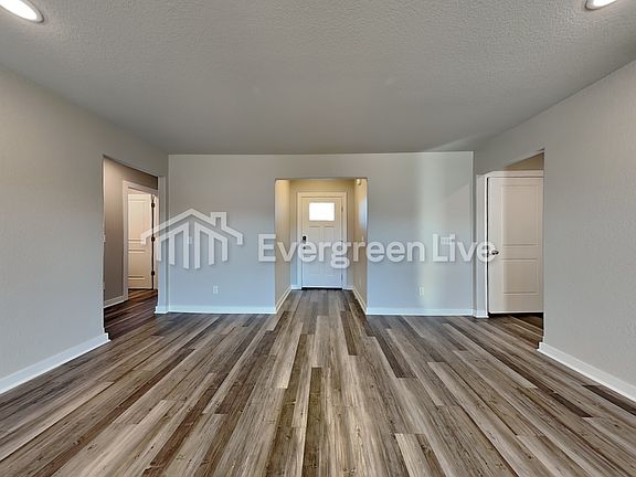 2nd image of 427 N Mojave St
