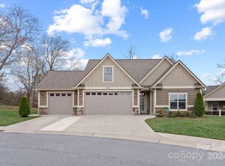 254 Windstone Dr, Fletcher, NC 28732