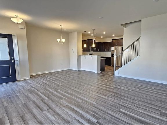 5th image of 317 Parker Station Ave