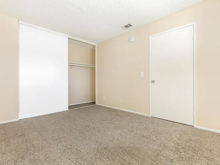 Sunset View Apartments — Photo 60