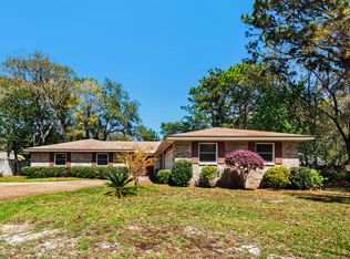 82 Poquito Rd, Shalimar, FL 32579