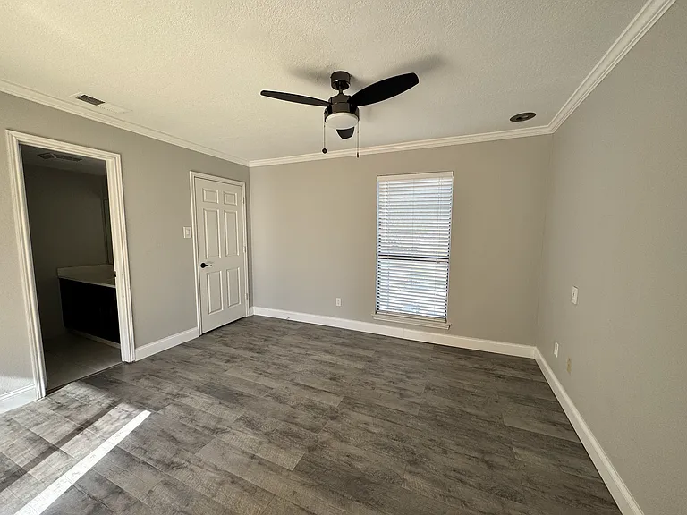 833 W Harwood Rd #F — Photo 31